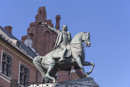波兰克拉科夫瓦维尔皇家城堡塔德乌什·科修斯科纪念碑雕像