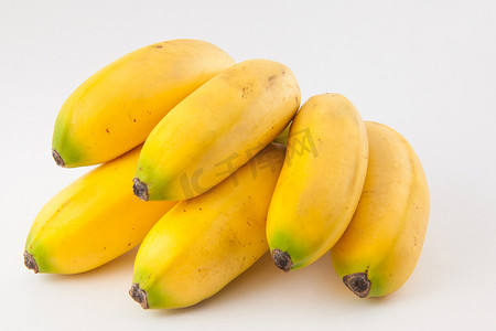 白色 ba 上称为穆拉波 (Musa acuminata) 的小型香蕉