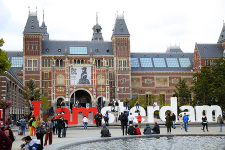 荷兰阿姆斯特丹-2015 年 8 月 18 日：国家博物馆景观
