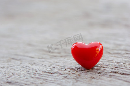 情人节背景，木板上有红心，副本