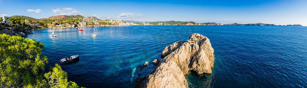 西班牙地中海卡拉福内尔斯美丽海岸马略卡岛上的海景全景
