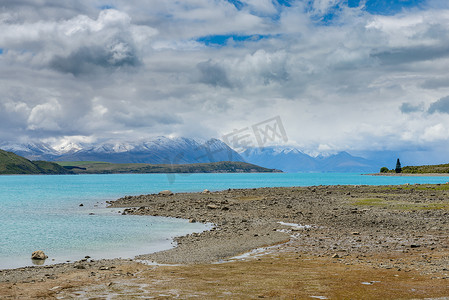 特卡波湖令人印象深刻的水彩和山景