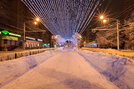 城市漫步摄影照片_冬天的夜晚城市漫步
