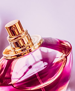 女士香水、粉色古龙水瓶作为复古香水、香水作为节日礼物、奢华香水品牌礼物