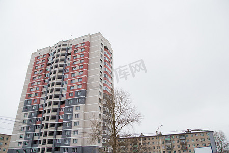 住宅区摄影照片_城市住宅区的住宅高层建筑。