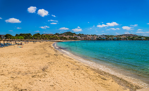 Santa Ponca 的沙滩，西班牙地中海马略卡岛美丽的海湾海岸