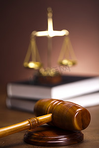 法律、法典和司法尺度
