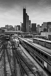 芝加哥-2017 年 3 月，美国伊利诺伊州：威利斯芝加哥市中心的景色