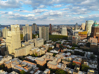 布鲁克林市中心鸟瞰图与布鲁克林高地的传统建筑。