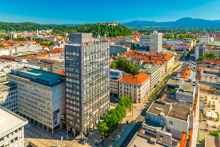 卢布尔雅那 — 2020年6月，斯洛文尼亚：卢布尔雅那中部的空中全景