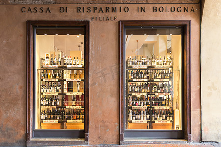 意大利博洛尼亚-2018年5月1日：酒庄商店。