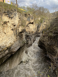 春季令人印象深刻的峡谷的特写。