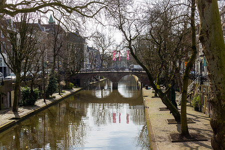 Oudegracht 运河在乌得勒支春天之前