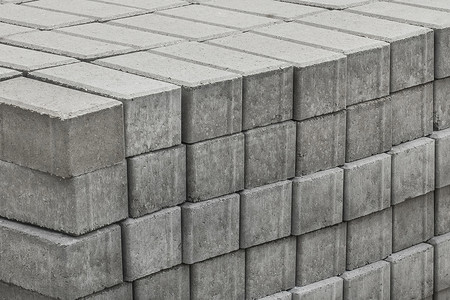 建筑工地一堆包装好的铺路石板工业瓷砖人行道材料
