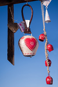 牛铃摄影照片_作为家居装饰的传统牛铃