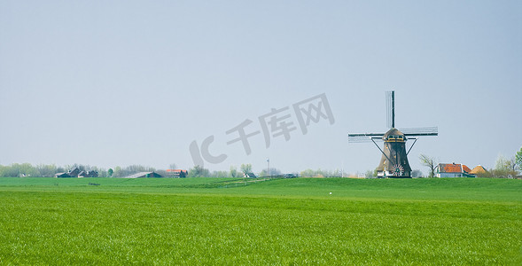 荷兰圩田景观，有磨坊和农场
