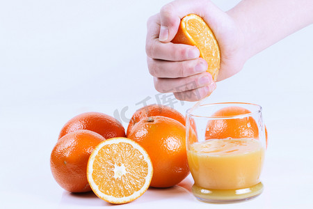 橙汁海报免费摄影照片_新鲜手榨橙汁。
