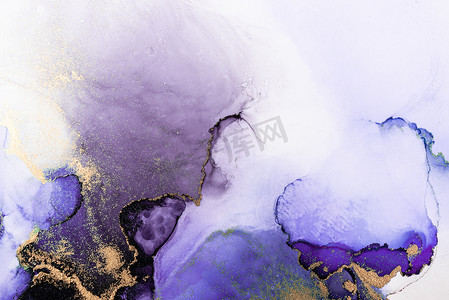 纸上大理石液体水墨艺术画的紫金抽象背景。