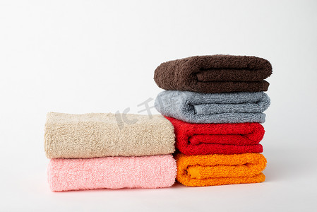 许多彩色毛巾