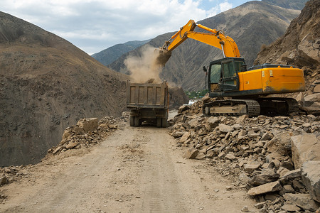 高山道路施工