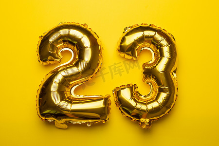 2023喜庆摄影照片_新年快乐概念 — 金箔气球的 23 号