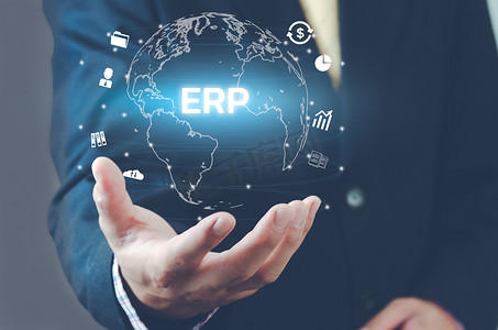 商人手世界虚拟屏幕 ERP 企业资源规划数字技术连接图标概念。