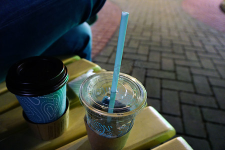 冷泡摄影照片_过滤咖啡和冷泡玻璃杯，随时随地近距离观察