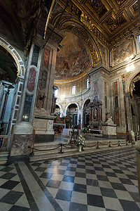 佛罗伦萨的桑蒂西玛安农齐亚塔大教堂。