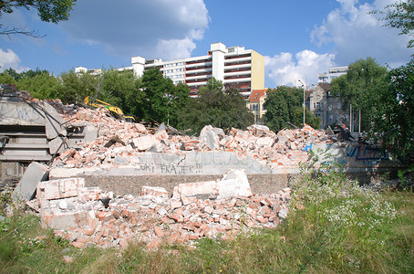 弗罗茨瓦夫的 Rondo 拆除店。