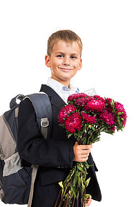 男学生手捧鲜花。