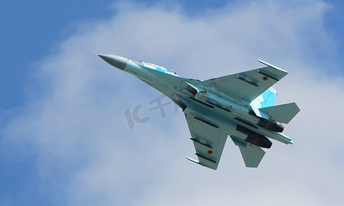 Su-27喷气式战斗机