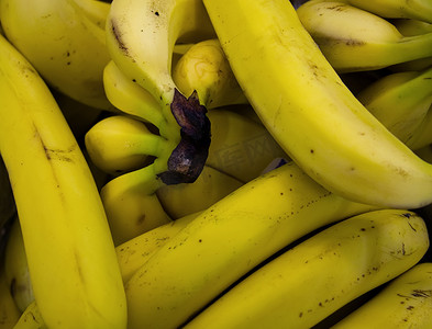 水果商店摄影照片_束黄色香蕉。