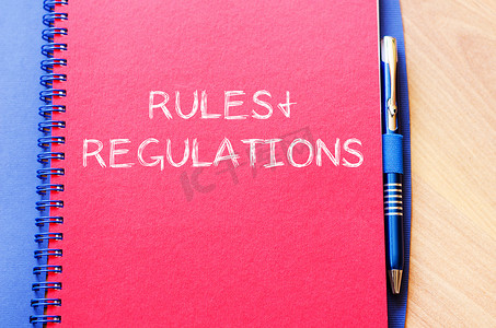 规则和规定写在笔记本上