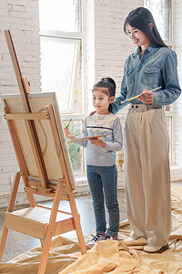 家教老师辅导小学生学习绘画