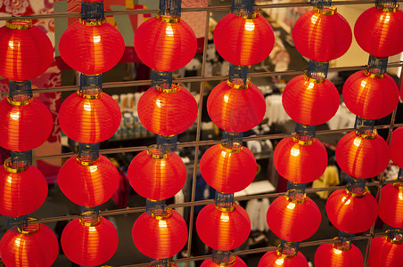 中国灯笼背景的选择焦点，带有复制空间的红色灯笼