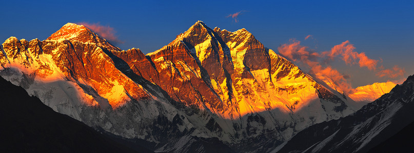 国家公园摄影照片_在日落时的珠穆朗玛峰