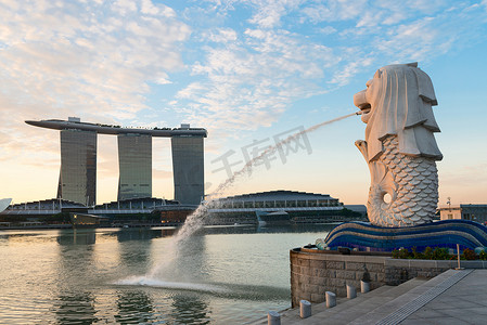 新加坡现代地标在黎明