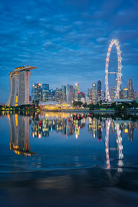 商务中心摄影照片_垂直视图的新加坡商务中心 