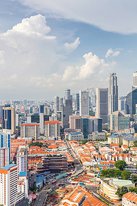 新加坡城阳光明媚的天窗林立的商业大厦和金融区