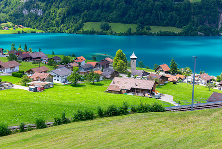 古村落摄影照片_隆根瑞士阿尔卑斯山中的中世纪古村落.