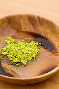 绿茶粉摄影照片_绿茶粉和黑糖酱