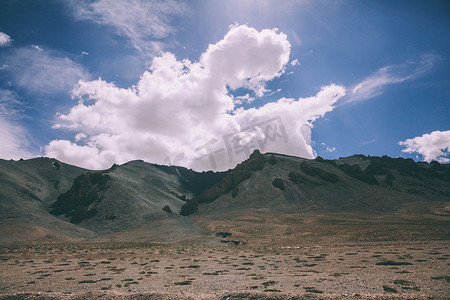 风景山摄影照片_印度喜马拉雅、拉达克地区美丽的风景山风景  