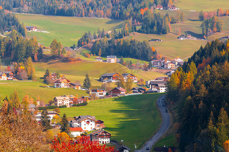 意大利南蒂罗尔Val di Funes山谷Trentino Alto Adige省Santa Maddalena村附近的Seeda山脉，Odle山脉，美丽的白云石