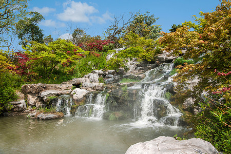 扬州瘦西湖园林瀑布