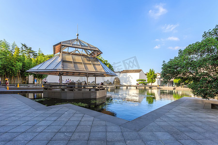 苏州园林，现代都市背景