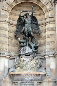 雕像喷泉的圣米歇尔在巴黎