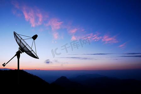 卫星菜天空太阳星通信技术网络图像背景为设计夕阳