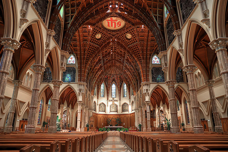 芝加哥, 伊利诺斯州, 美国-2018年6月22日。圣名大教堂在芝加哥, 伊利诺伊州。它是芝加哥教区的所在地, 是美国最大的罗马天主教教区之一。.