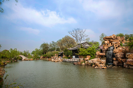 江苏省摄影照片_扬州瘦西湖上花园水边