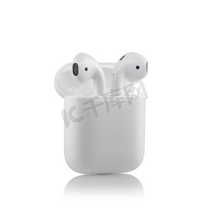 2017两会摄影照片_俄罗斯莫斯科-2017 年 10 月 7 日： 苹果 Airpods 无线带